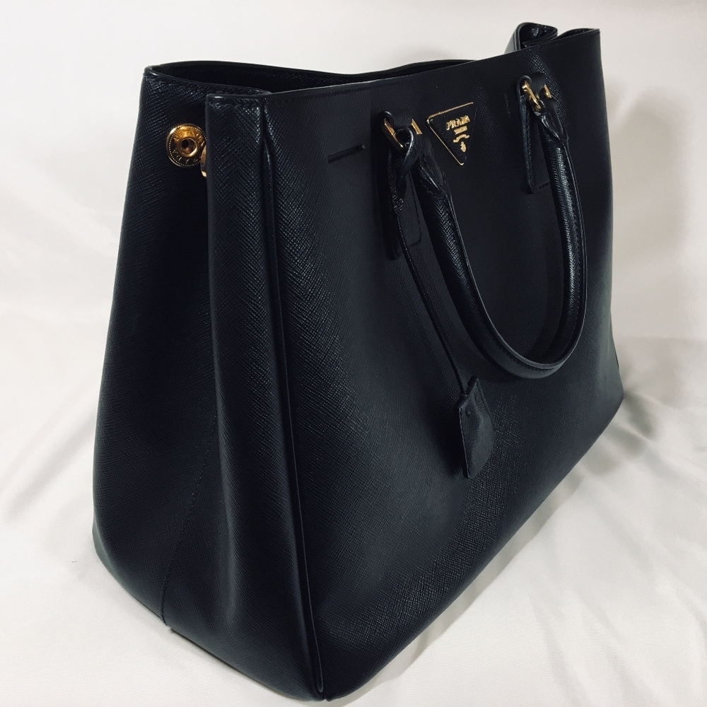 Vintage Prada Saffiano Bag - Picture 2 of 5